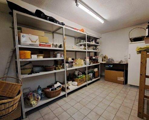 KG: Lebensmittel-Lagerraum