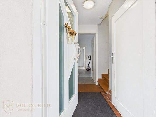 Hauseingang Wohnung UG