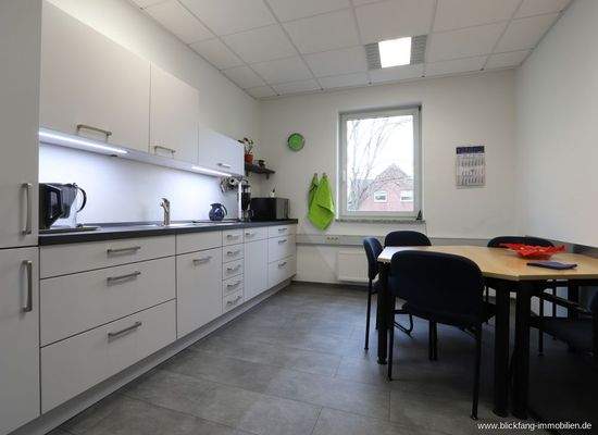 Teeküche inkl. Einbauküche