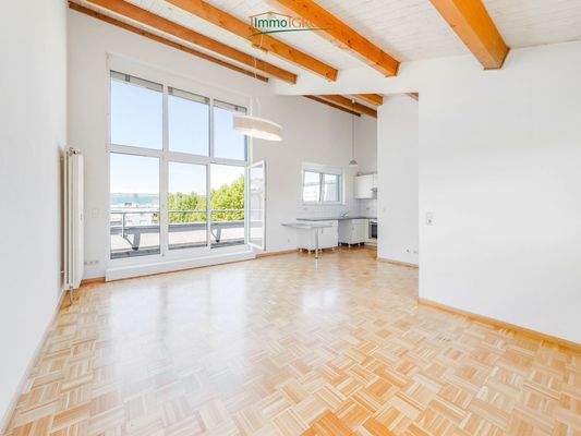 Lichtdurchflutetes Wohn- und Esszimmer (Beispielbild)