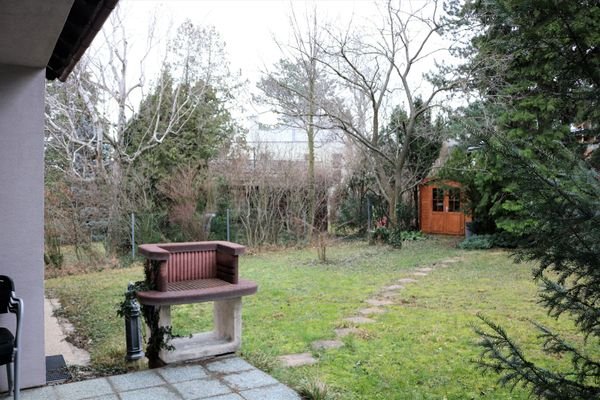 Garten mit Grillplatz