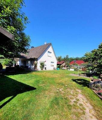 großzügiges Grundstück