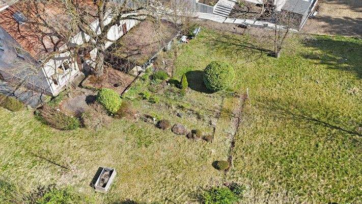 Großes Grundstück mit vielen Möglichkeiten