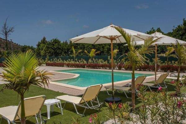 Kreta, Episkopi: Haus mit 2 Wohnungen, Bio-Obstplantage und Bergblick zu verkaufen