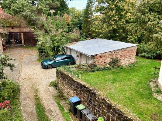 Zufahrt Garage und Scheune