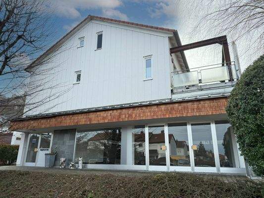 Schaufensterfront großer Raum