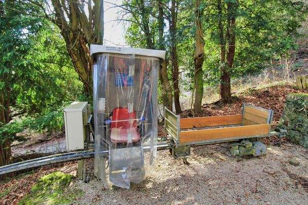 Personen- und Lastenaufzug (Hanglift)