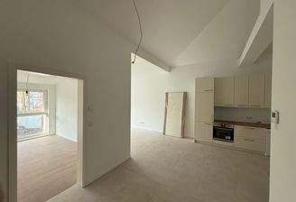 5d1ec20e-2846-44e1-93dc-028d80b3d2e8