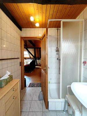 29) Wohnung II Bad  (2).jpg