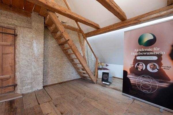 Treppe ins obere Dachgeschoss