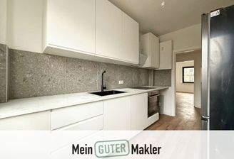 Küche mit Einbauküche