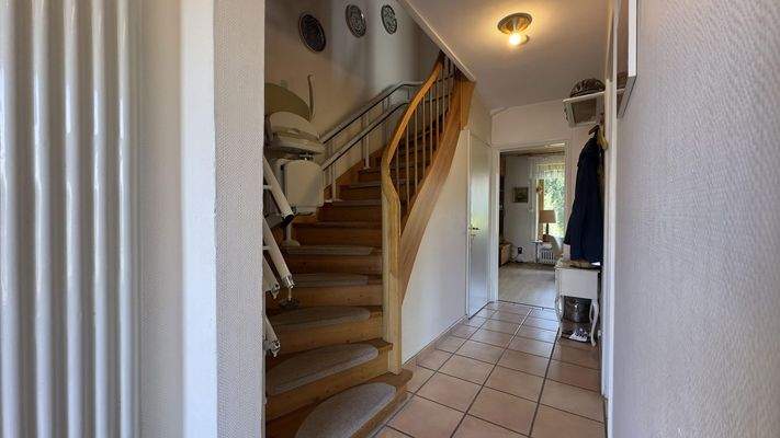 Treppe EG-OG (Lift entfernbar)