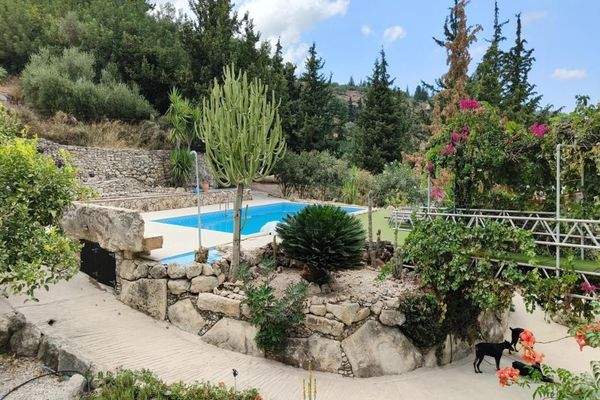 Kreta, Pemonia: Ruhiges und weitläufiges Anwesen zu verkaufen