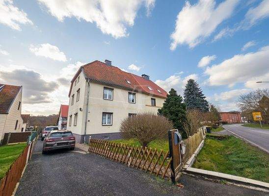 Ansicht Osten mit Straßenansicht