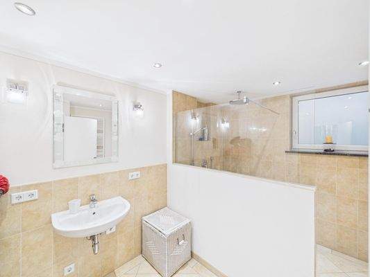 Badezimmer Einliegerwohnung UG