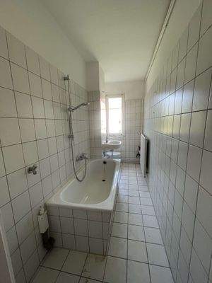 TAGESLICHTBAD noch unrenoviert