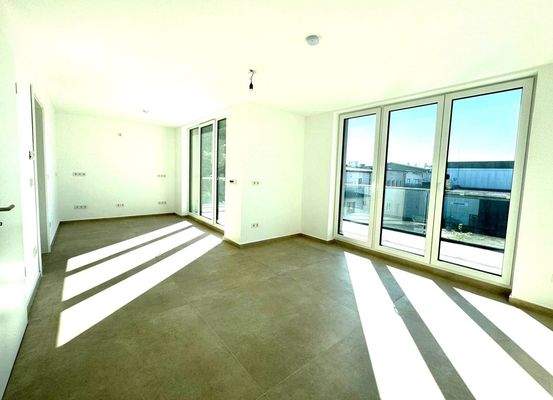 Wohnbereich mit Zugang Terrasse 2. OG