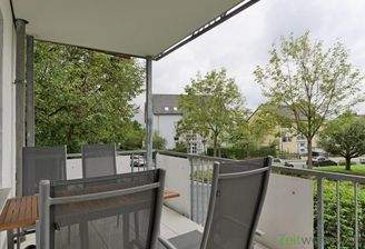 überdachter Wohnzimmerbalkon