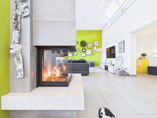 CAM01856G0-PR0333-STILL029