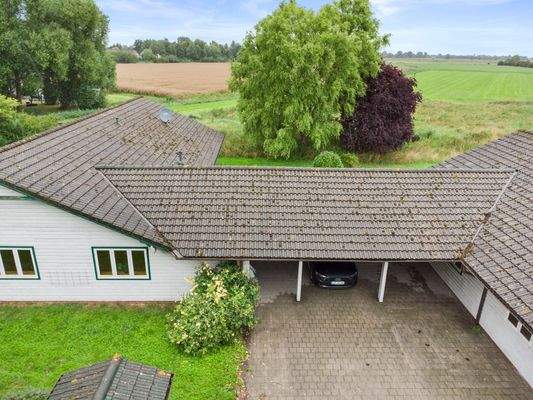 Carport für zwei Fahrzeuge  plus Fahrräder