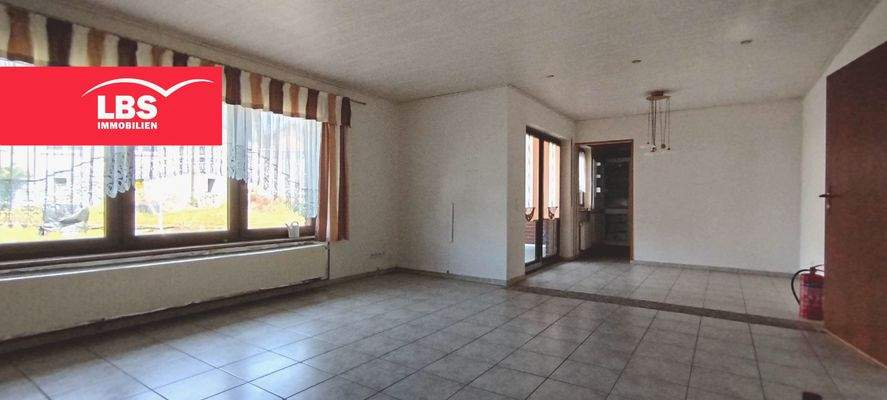 Wohnzimmer und Essbereich EG.