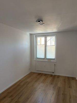 Helle Wohnung mit Fenster