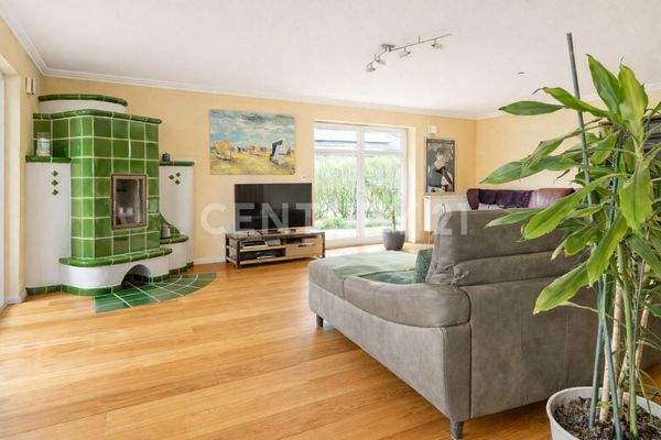 Wohnbereich mit Grundofen für zusätzliche, behagli