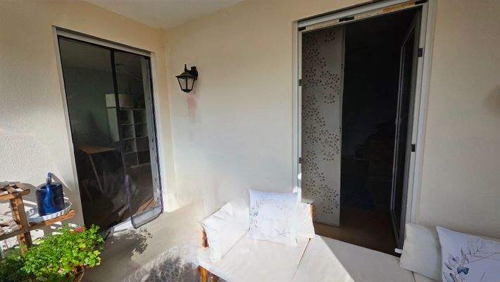 Balkon mit beiden Zugängen