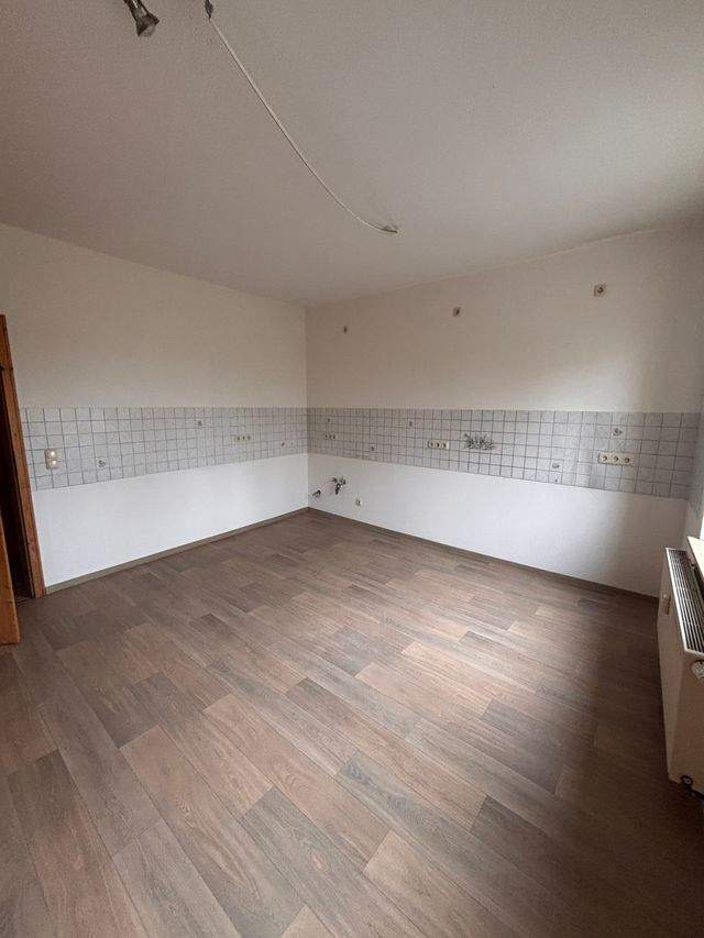 Helle 3-Raum-Wohnung (72 m²) in modernisiertem Mehrfamilienhaus - Photo 3