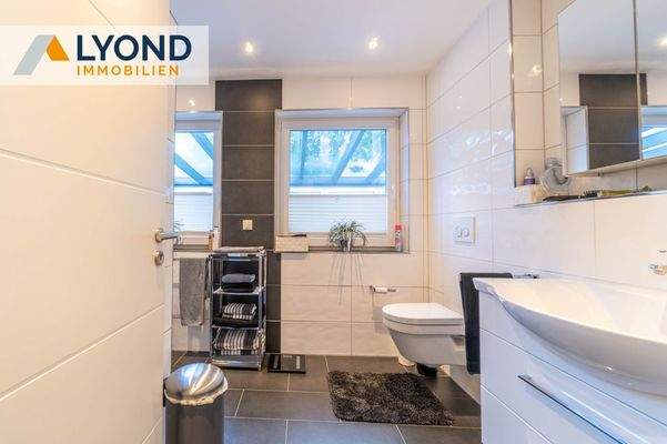 LYD 4617 - 9 Badezimmer EG