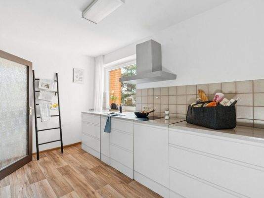 Küche ist virtuell inszeniert (Home Staging) 