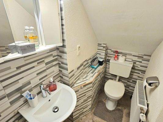 Bad mit Dusche und WC_EG