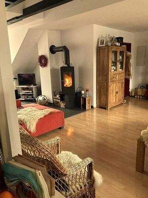 Wohnzimmer mit Kamin