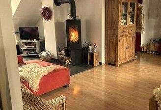 Wohnzimmer mit Kamin