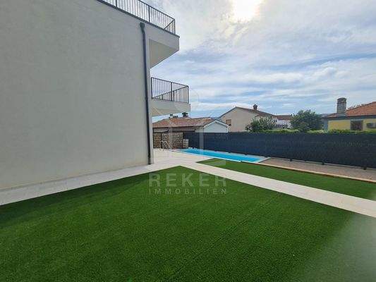 Traumhafte Terrasse mit eigenem Pool