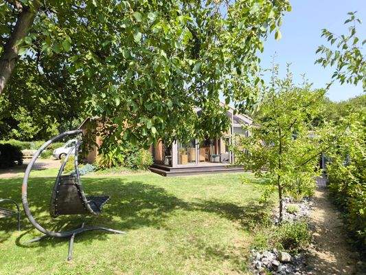 Wohnhaus in grüner Oase