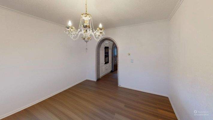 Schlossweg-5-Dining-Room-Defurnished 1