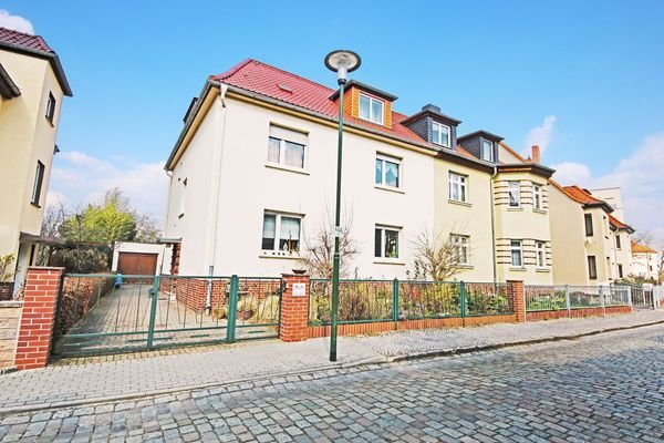Hausansicht / Straßenseite