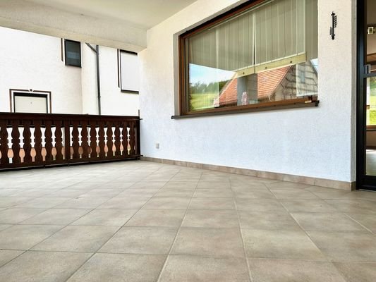 überdachter Balkon
