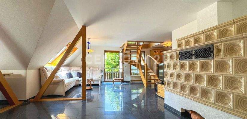 Wohnzimmer mit Kamin