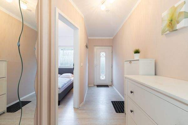 Der helle Eingangsbereich im Erdgeschoss