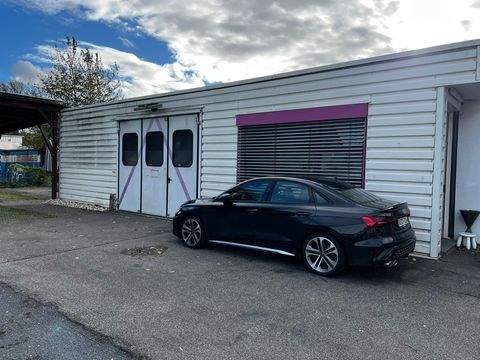 Niefern-Öschelbronn Halle, Niefern-Öschelbronn Hallenfläche