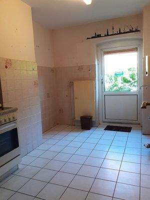 Alte Küche bereits entfernt !