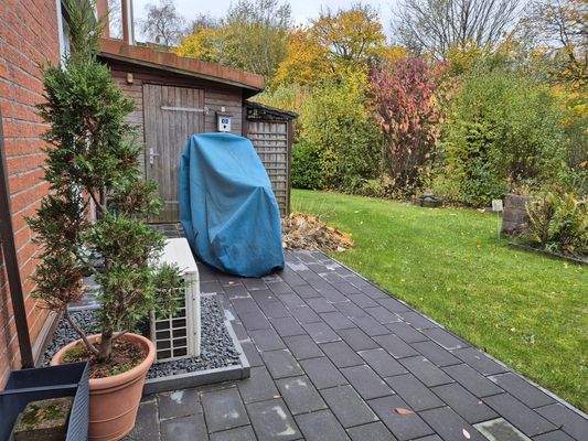 Schuppen am Haus.jpg