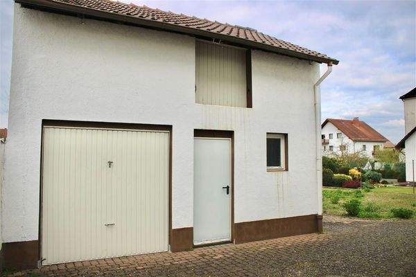 Garage mit Werkstatt