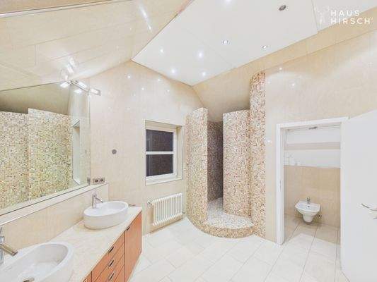 Badezimmer im 1.OG