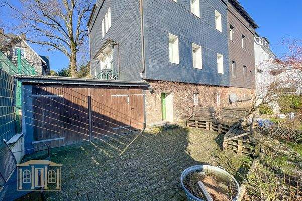 Rückseitige Terrasse