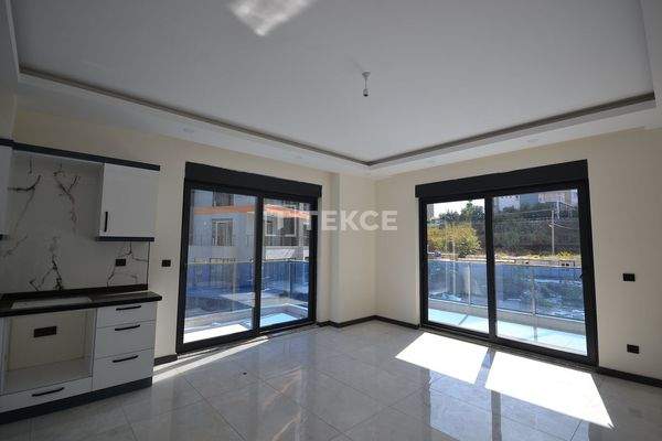 Ready to Move Apartments in a Complex with Amenities in Mahmutlar