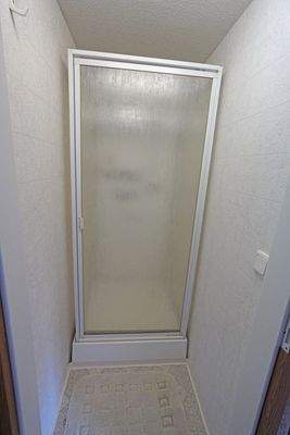 OG: Dusche (innenliegend)