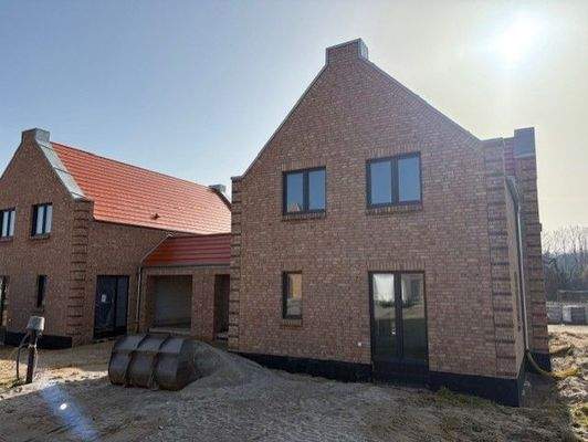 0775873b-ec27-4bd2-a98b-f53f0b750b99.jfif